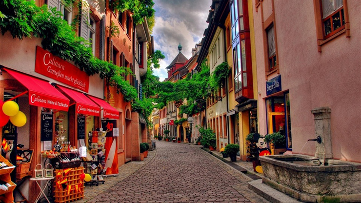 Đây là Freiburg, một thành phố nhỏ xinh đẹp ở Tây Nam nước Đức đã có hơn một nghìn năm lịch sử, là nơi sinh sống của khoảng 230.000 người.