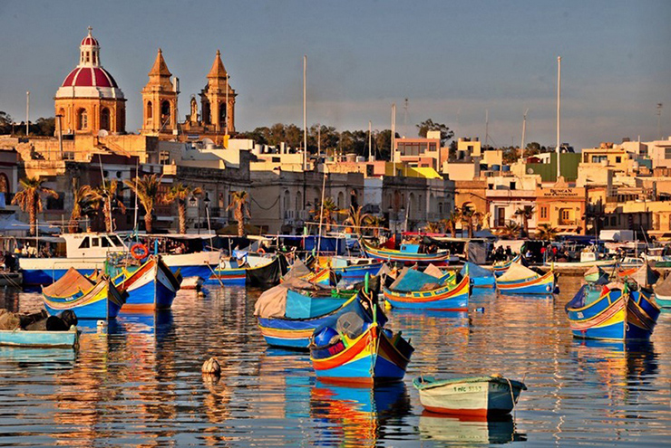 Dễ thương và vui tươi, thị trấn Marsaxlokk ở Malta không chỉ xinh đẹp mà còn là làng chài quan trọng nhất cả nước.