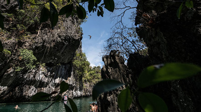 El Nido, Philippines: El Nido c&oacute; b&atilde;i biển đẹp nhất thế giới v&agrave; c&aacute;c địa điểm lặn quyến rũ rất thu h&uacute;t du kh&aacute;ch từ khắp nơi tr&ecirc;n thế giới.
