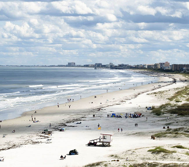 9. Mũi Canaveral, Mỹ

Nơi n&agrave;y nổi tiếng l&agrave; căn cứ ph&oacute;ng t&ecirc;n lửa của NASA, rất nhiều người h&acirc;m mộ đ&atilde; đến đ&acirc;y để tham quan.
