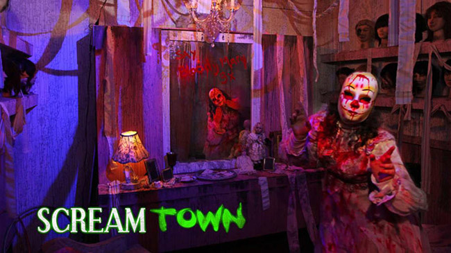 Scream Town (Chaska, Minnesota): Bạn rất c&oacute; thể bị đau họng v&agrave; cảm gi&aacute;c kinh ho&agrave;ng sau khi trải nghiệm la h&eacute;t, r&ugrave;ng rợn ở nơi n&agrave;y.
