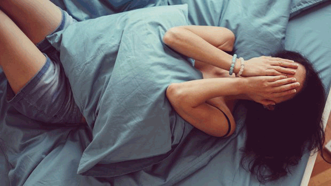 9. Sử dụng tảo: Một nghi&ecirc;n cứu được c&ocirc;ng bố tr&ecirc;n Tạp ch&iacute; Sản khoa, Phụ khoa v&agrave; Sinh học Ch&acirc;u &Acirc;u cho thấy, bổ sung chlorella, một loại tảo nước ngọt, gi&uacute;p giảm mức độ nghi&ecirc;m trọng v&agrave; thời gian của cơn đau.
