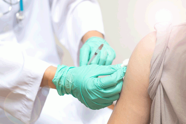 5. Ti&ecirc;m ph&ograve;ng c&uacute;m l&agrave; biện ph&aacute;p quan trọng nhất để bảo vệ bạn khỏi nguy cơ mắc bệnh c&uacute;m.
