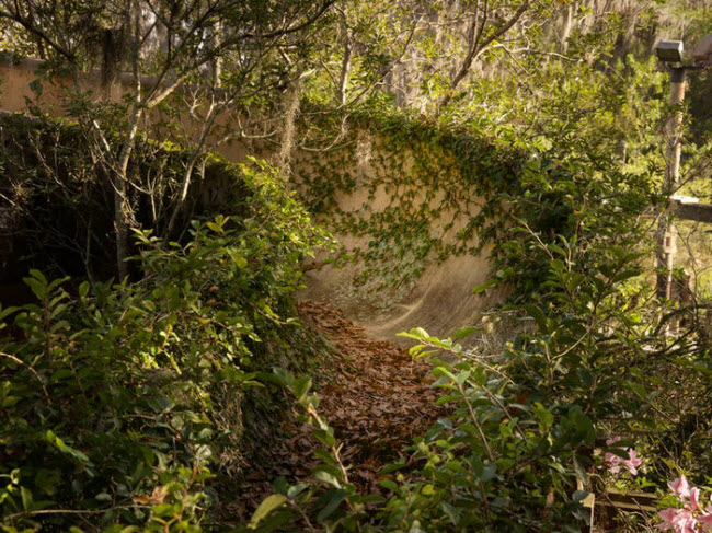 Công viên nước River Country, Mỹ: Công viên mở cửa vào năm 1976 tại quận Orange, bang Florida. Nó đã đóng cửa vào năm 2001, sau 25 năm hoạt động.