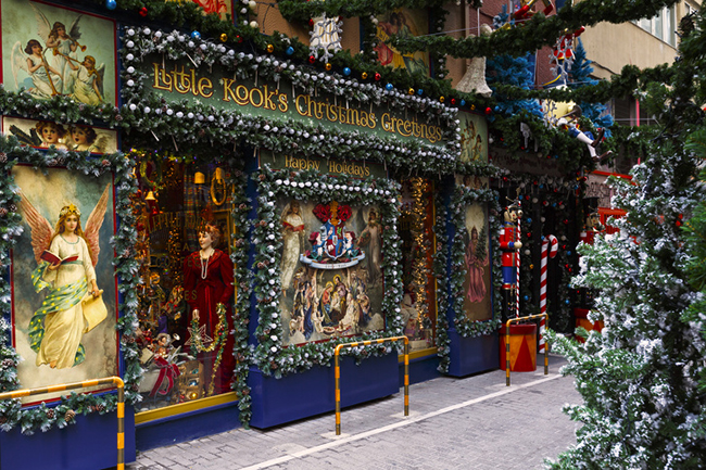 3. Athens, Hy Lạp

Kh&ocirc;ng c&oacute; nhiều cửa h&agrave;ng b&aacute;nh cupcake tr&ecirc;n thế giới hấp dẫn như Little Kook.&nbsp;Người d&acirc;n ở đ&acirc;y thay đổi b&aacute;nh kẹo theo m&ugrave;a v&agrave; du kh&aacute;ch k&eacute;o đến đ&acirc;y quanh năm.