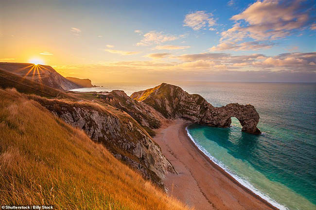 18. Jurassic Coast

Nơi n&agrave;y gợi l&ecirc;n một cảm gi&aacute;c về một bờ biển trong kỷ Jura.
