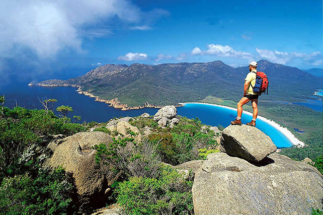 13. &Uacute;c

Đảo Tasmania sau khi đ&oacute;ng cửa sớm v&igrave; đại dịch sẽ mở cửa hoạt động lại v&agrave;o năm 2021. C&oacute; rất nhiều l&yacute; do để đến nơi n&agrave;y, như vườn quốc gia Freycinet, Clover Hill, thung lũng rượu vang nổi tiếng Huon&hellip;