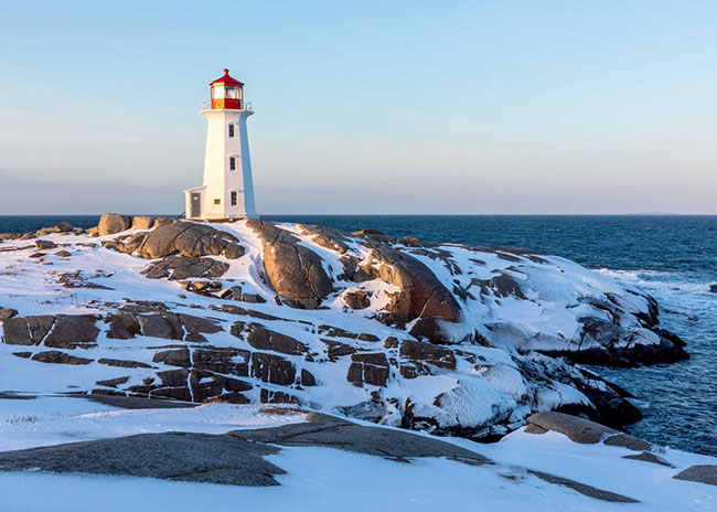 8. Canada

Kể từ năm 2020, v&aacute;ch đ&aacute; Fundy, ở b&aacute;n đảo Bonivista được UNESCO c&ocirc;ng nhận l&agrave; c&ocirc;ng vi&ecirc;n địa chất to&agrave;n cầu. Đ&acirc;y l&agrave; nơi du kh&aacute;ch c&oacute; thể kh&aacute;m ph&aacute; được những g&igrave; c&aacute;ch đ&acirc;y v&agrave;i trăm triệu năm.