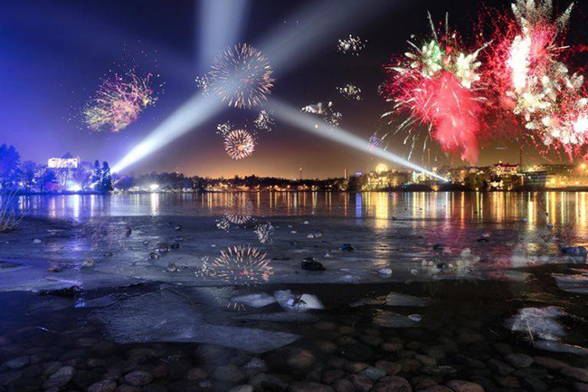 Helsinki, Phần Lan: Pháo hoa là sự kiện chính của lễ hội lộng lẫy nhất trong đêm Giao thừa tại Helsinki.