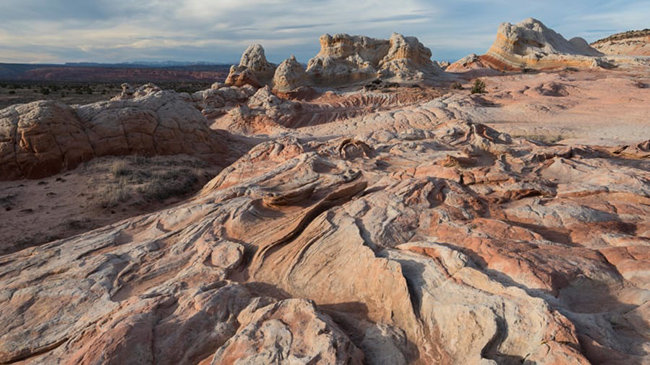 V&aacute;ch đ&aacute; Vermilion, Arizona: Trải d&agrave;i qua bi&ecirc;n giới Utah-Arizona, v&aacute;ch đ&aacute; Vermilion l&agrave; một trong những nơi&nbsp;đẹp nhất nước Mỹ.
