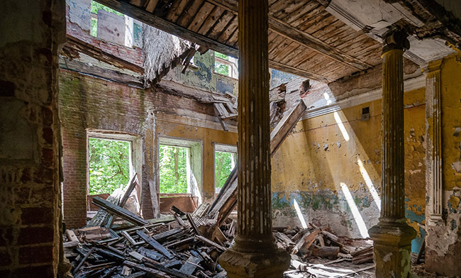 V&agrave;o những năm 1880, gia đ&igrave;nh Meck đ&atilde; mua khu đất n&agrave;y v&agrave; mời c&aacute;c kiến tr&uacute;c sư nổi tiếng về x&acirc;y dựng một trang vi&ecirc;n với diện t&iacute;ch gần 1.500m2, mang đậm phong c&aacute;ch La M&atilde;. Sau đ&oacute;, gia đ&igrave;nh Meck với 11 người con đ&atilde; sinh sống tại đ&acirc;y.
