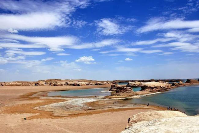 Ở Trung Quốc c&oacute; một nơi như vậy, đ&oacute; l&agrave; Wusute, nằm ở ph&iacute;a bắc Thanh Hải.