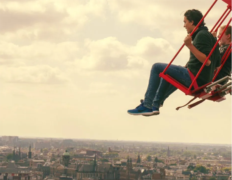 Đu d&acirc;y tr&ecirc;n x&iacute;ch đu cao nhất ch&acirc;u &Acirc;u: A&rsquo;dam Lookout l&agrave;&nbsp;điểm du lịch ra mắt v&agrave;o năm 2016 v&agrave; ng&agrave;y c&agrave;ng trở n&ecirc;n nổi tiếng. Với ph&iacute; v&agrave;o cửa 12,5 euro cộng với 5 euro để v&agrave;o x&iacute;ch đu, bạn c&oacute; thể chụp một bức ảnh đ&aacute;ng nhớ khi đung đưa&nbsp;ở độ cao 100m.


