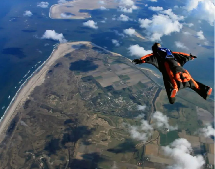 Nhảy d&ugrave; ở Texel, một trong 5 h&ograve;n đảo ở Biển Wadden, Di sản Thế giới của UNESCO: Texel được biết đến l&agrave; h&ograve;n đảo lớn nhất ở biển Wadden. Nhưng bạn c&oacute; biết rằng bạn c&oacute; thể nhảy d&ugrave; ở đ&oacute; kh&ocirc;ng? Khi bầu trời quang đ&atilde;ng, bạn c&oacute; thể nh&igrave;n thấy to&agrave;n bộ H&agrave; Lan.
