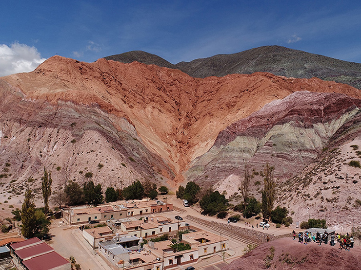 Quebrada de Humahuaca l&agrave; một kỳ quan thi&ecirc;n nhi&ecirc;n nổi tiếng ở ph&iacute;a t&acirc;y bắc Argentina, thuộc tỉnh Jujuy.
