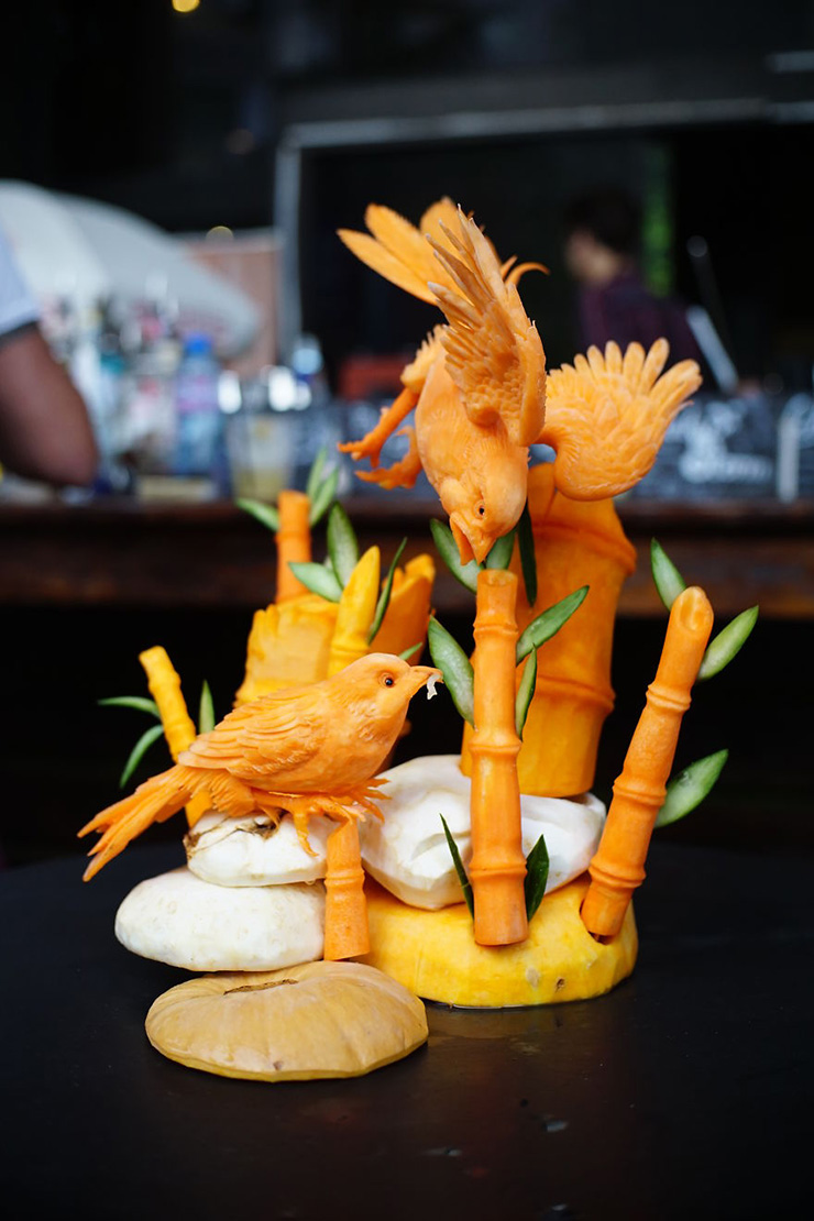 Anh tham gia rất nhiều dự &aacute;n kh&aacute;c nhau, th&iacute;ch t&igrave;m kiếm c&aacute;c &yacute; tưởng v&agrave; sự hợp t&aacute;c mới. Mới đ&acirc;y nhất, anh cho ra đời bộ sưu tập đi&ecirc;u khắc về những quả b&iacute; ng&ocirc; v&agrave; nhận được sự hưởng ứng mạnh mẽ.
