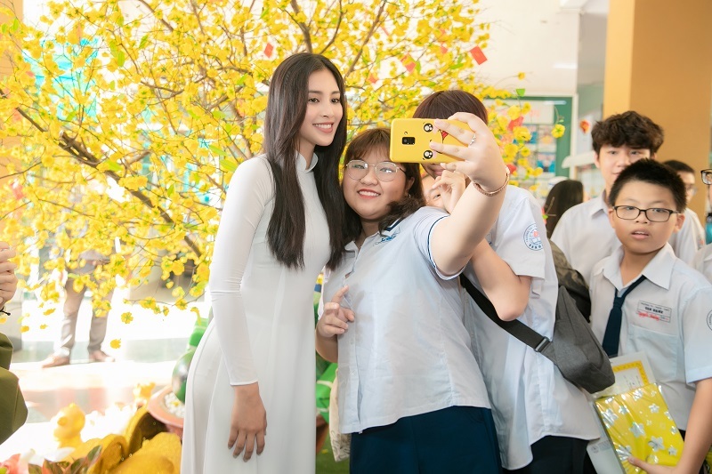 Từ Hội An, Tiểu Vy đ&atilde; chuyển việc học l&ecirc;n th&agrave;nh phố khi c&ocirc; chỉ mới 16 tuổi. C&ocirc; đ&atilde; c&oacute; 2 năm học tập tại ng&ocirc;i trường n&agrave;y.