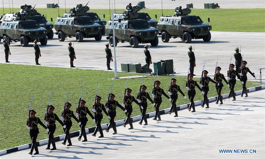 Cơ động qua kh&aacute;n đ&agrave;i l&agrave; đội h&igrave;nh xe d&atilde; chiến của Lục qu&acirc;n L&agrave;o