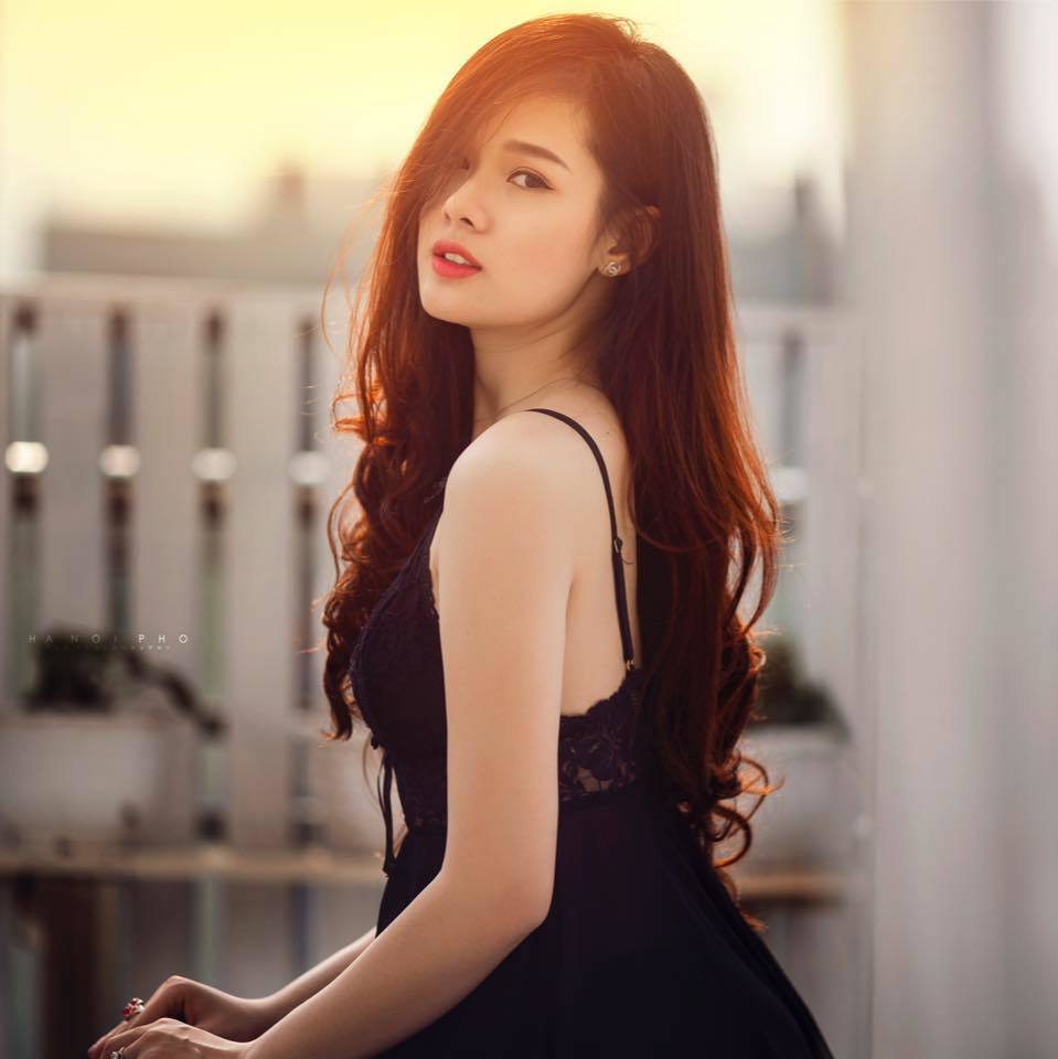 Thậm ch&iacute;, c&ocirc; cũng từng mất điểm trong l&ograve;ng c&ocirc;ng ch&uacute;ng khi thẳng thắn đ&aacute;p trả gay gắt khi bị cư d&acirc;n mạng ch&ecirc; bai.