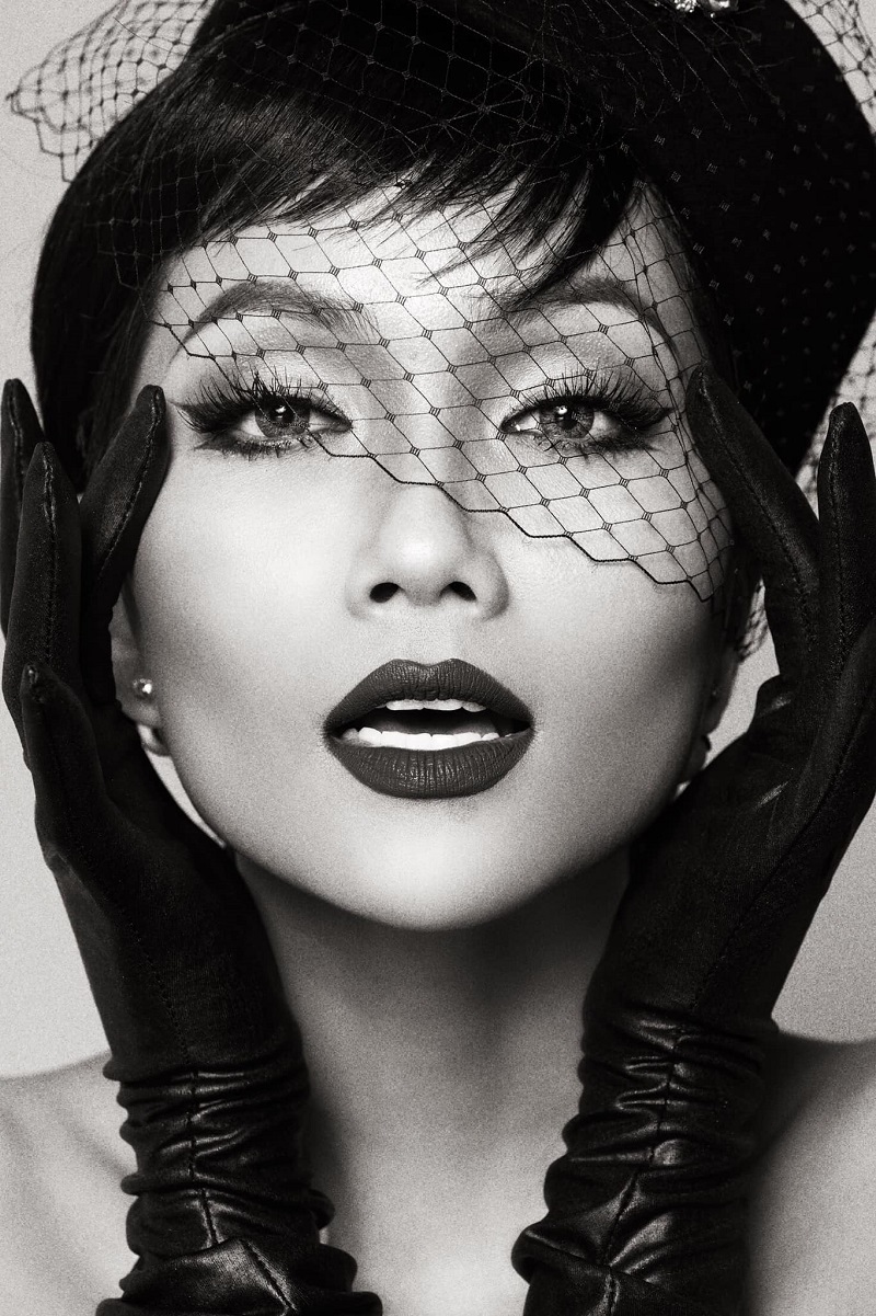 Missosology cũng nhắc lại c&acirc;u n&oacute;i ấn tượng của H&rsquo;Hen Ni&ecirc; tại Miss Universe 2018 &ldquo;Từ kh&ocirc;ng c&oacute; g&igrave; v&agrave; t&ocirc;i đứng ở đ&acirc;y. T&ocirc;i l&agrave;m được v&agrave; bạn cũng l&agrave;m được&rdquo;.