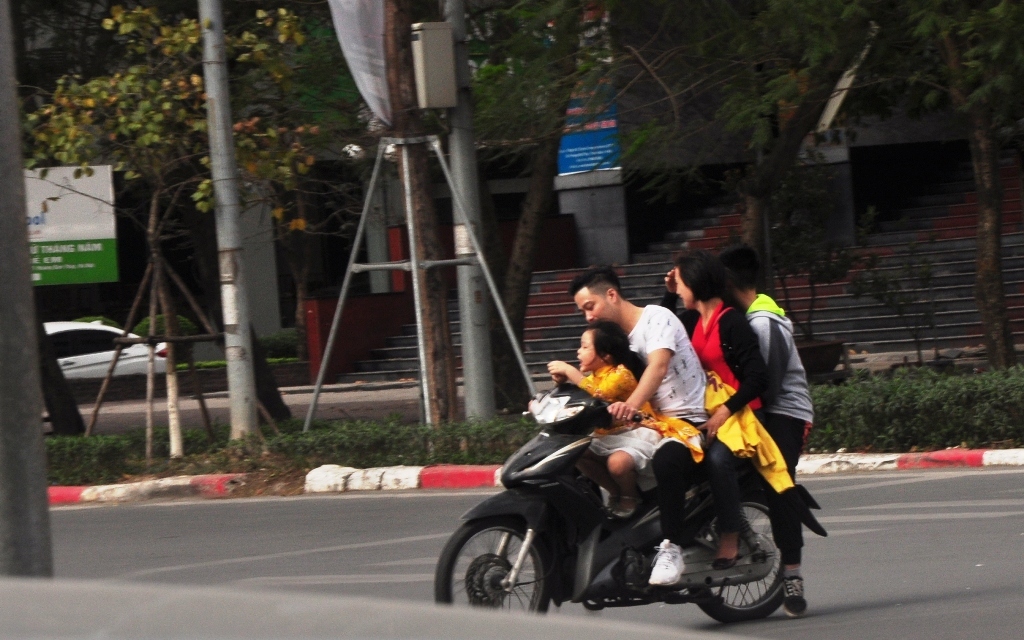 Gia đình không mũ.