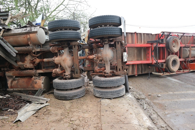 Hậu quả của vụ TNGT l&agrave;m 1 người chết v&agrave; 3 người bị thương