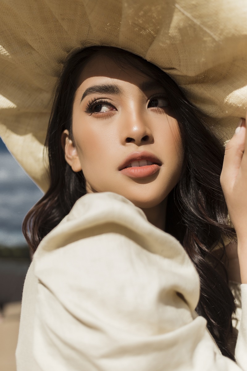 Tiếp nối th&agrave;nh c&ocirc;ng của &ldquo;đ&agrave;n chị&rdquo;, hoa hậu Tiểu Vy cũng ho&agrave;n th&agrave;nh dự &aacute;n của m&igrave;nh, đạt Top 5 dự &aacute;n Nh&acirc;n &aacute;i hay nhất v&agrave; ghi t&ecirc;n m&igrave;nh v&agrave;o Top 30 chung cuộc của Miss World 2018.