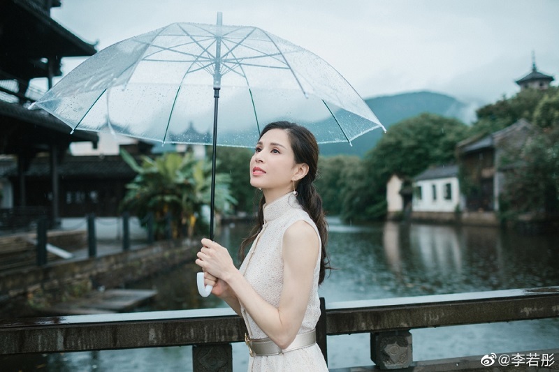 Thời gian gần đ&acirc;y, L&yacute; Nhược Đồng vừa trở lại với phim ảnh trong bộ phim kiếm hiệp "Trần t&igrave;nh lệnh".