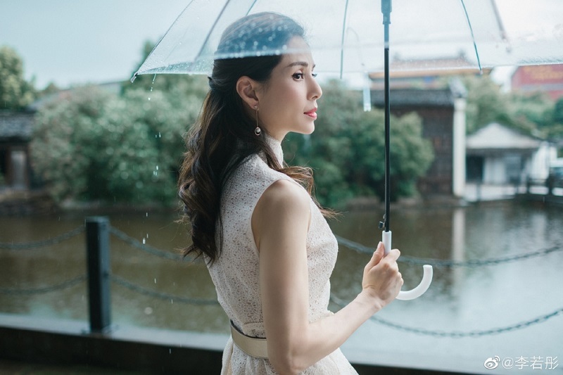 Trong phim, c&ocirc; v&agrave;o vai Lam Dực, một vai diễn kh&aacute;ch mời. Tuy nhi&ecirc;n, sự xuất hiện của nữ diễn vi&ecirc;n trong phim cũng đặc biệt g&acirc;y ch&uacute; &yacute; bởi đ&acirc;y l&agrave; lần hiếm hoi c&ocirc; đ&oacute;ng phim trong v&agrave;i năm gần đ&acirc;y.