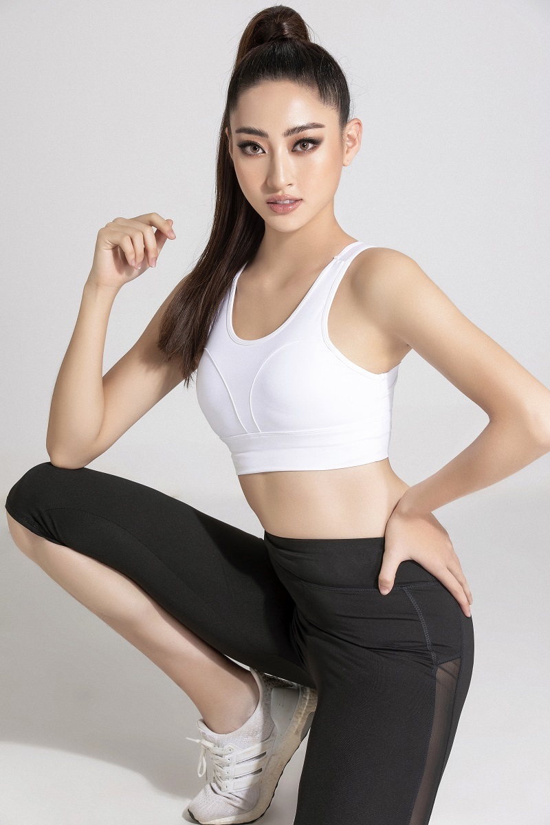 Mới đ&acirc;y, trang chủ Miss World vừa đăng tải h&igrave;nh ảnh n&agrave;ng hậu họ Lương với hai h&igrave;nh ảnh đối lập.