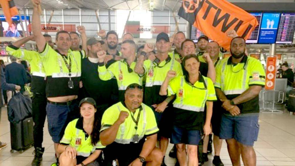 Khốn đốn v&igrave; đ&igrave;nh c&ocirc;ng, Jetstar Airways cắt 90 chuyến bay dịp cuối tuần