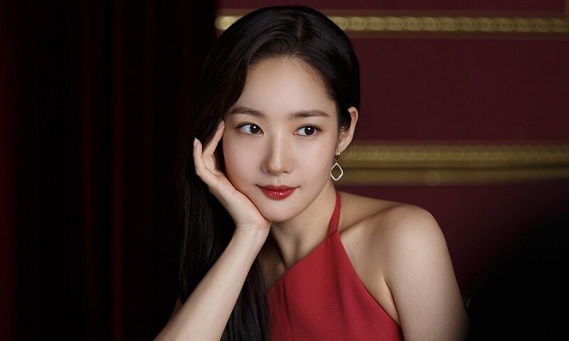 Theo tiết lộ, mỹ nh&acirc;n sinh năm 1986 sẽ rũ bỏ h&igrave;nh tượng sang chảnh, quyến rũ thường thấy để v&agrave;o vai một c&ocirc; g&aacute;i qu&ecirc; giản dị, ấm &aacute;p