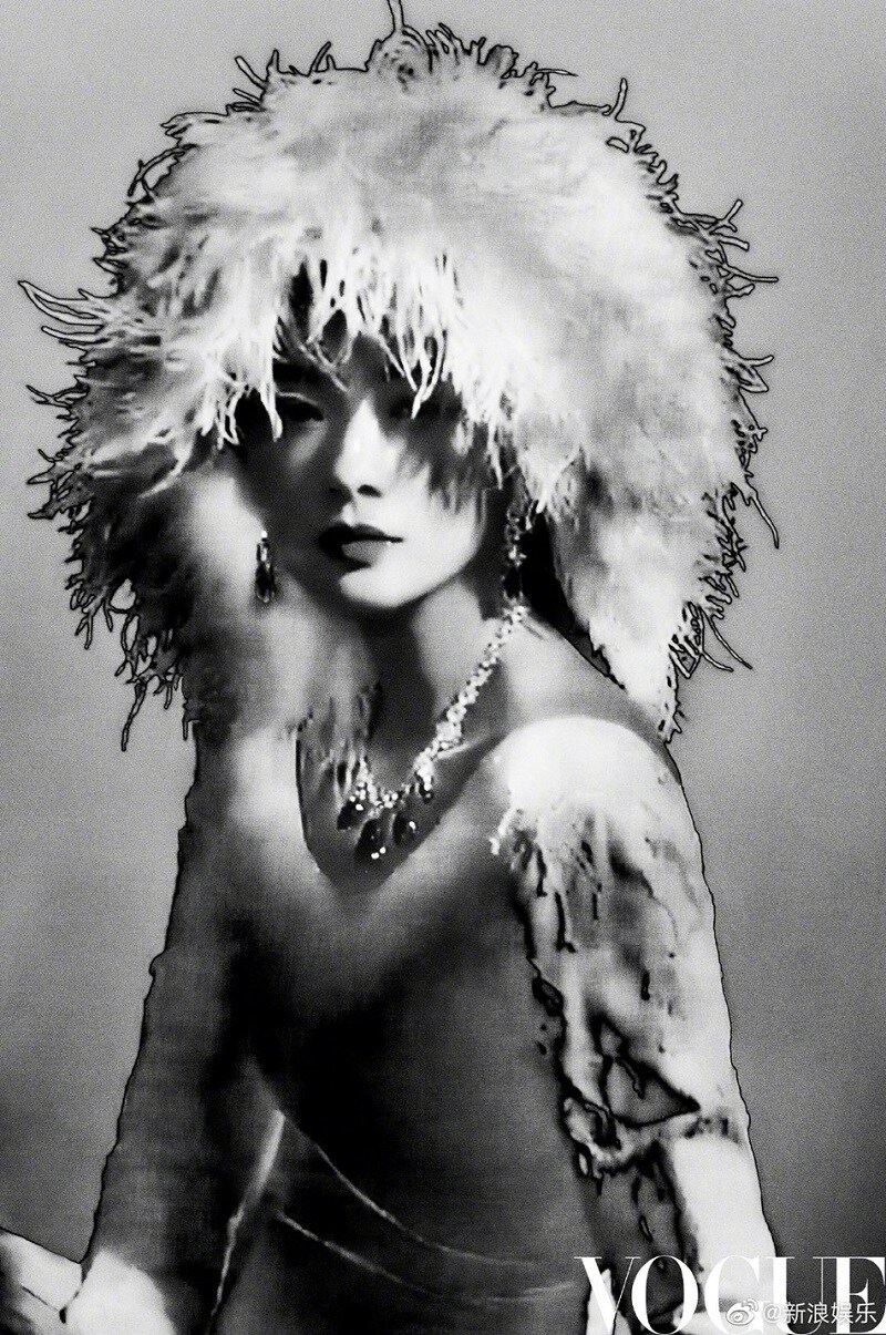 Hiện tại, Chương Tử Di đang t&iacute;ch cực trở lại l&agrave;ng giải tr&iacute;, thảo luận kịch bản để trở lại đ&oacute;ng phim.