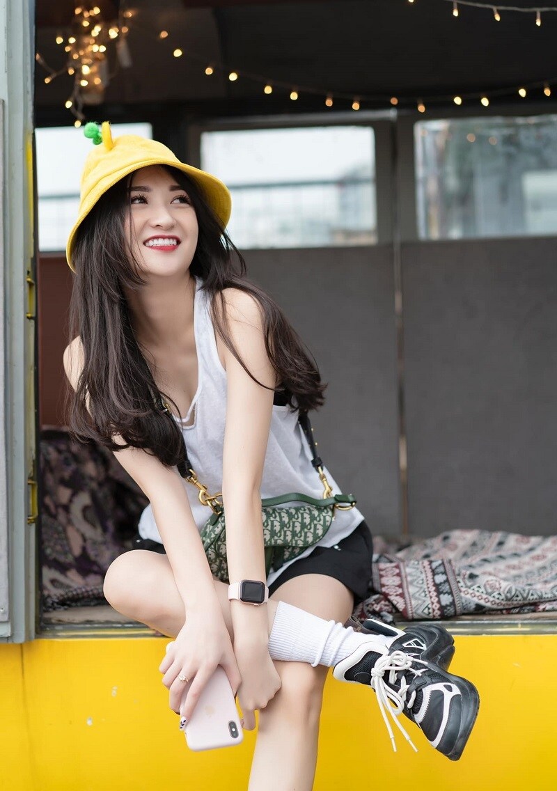 Với vẻ đẹp trong s&aacute;ng của m&igrave;nh, Anh Thư nhận được nhiều lời khen ngợi v&agrave; mong chờ c&ocirc; c&oacute; thể đạt được th&agrave;nh t&iacute;ch tại Hoa hậu Việt Nam 2020