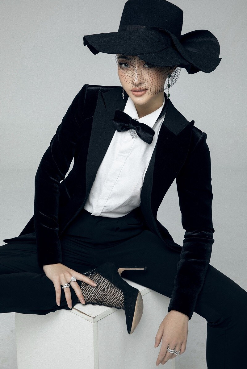 Sau một năm đăng quang, n&agrave;ng hậu sinh năm 2000 t&iacute;ch cực kh&aacute;m ph&aacute; bản th&acirc;n kh&ocirc;ng chỉ ở những bộ h&igrave;nh m&agrave; c&ograve;n trong nhiều hoạt động như tham gia v&agrave;o c&aacute;c gameshow tr&iacute; tuệ, thử sức với vai tr&ograve; MC tại B&aacute;n kết to&agrave;n quốc Hoa Hậu Việt Nam 2020.