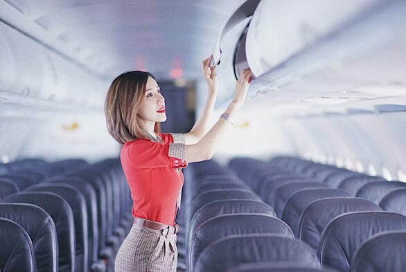 Một nữ tiếp vi&ecirc;n xinh đẹp kh&aacute;c của Vietjet l&agrave; Nicharee Boonsiri - người đẹp của cuộc thi Miss Grand Thailand 2017