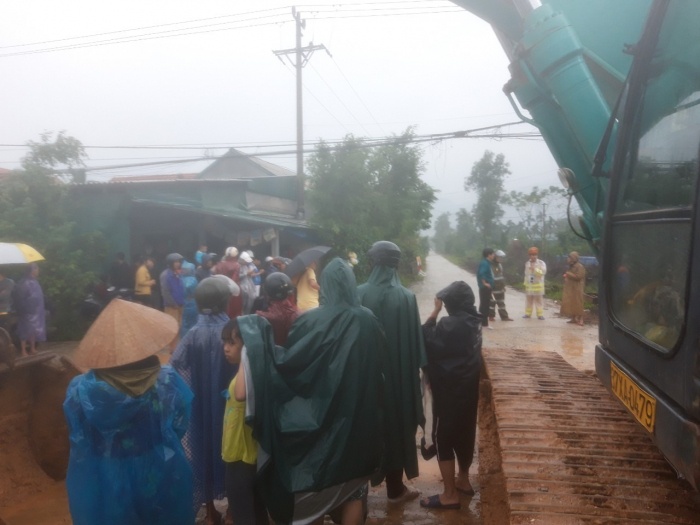 Sạt lở ở R&agrave;o Trăng 3 - 5