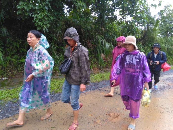 Người th&acirc;n c&aacute;c chiến sĩ Sư đo&agrave;n 337 - 2