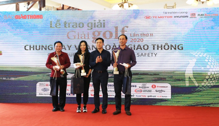 Golfer Ho&agrave;ng Qu&acirc;n v&ocirc; địch Giải golf Chung tay v&igrave; ATGT 2020- Ảnh 2.