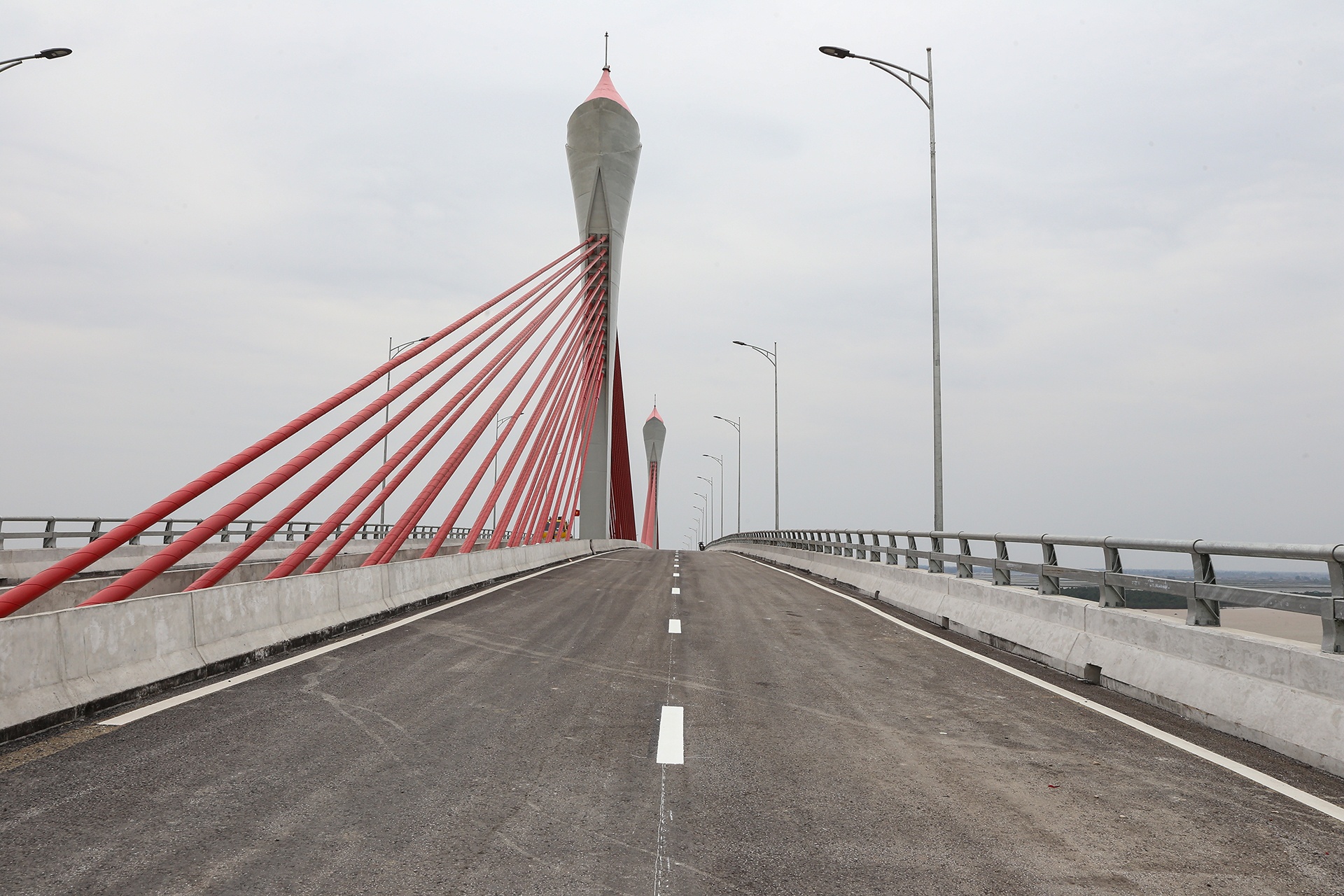 Dự &aacute;n sau khi ho&agrave;n th&agrave;nh sẽ g&oacute;p phần ho&agrave;n thiện tuyến đường ven biển qua hai tỉnh Nghệ An, H&agrave; Tĩnh, mở ra nhiều hướng đi mới trong ph&aacute;t triển KT-XH của c&aacute;c địa phương, g&oacute;p phần tăng sức hấp dẫn v&agrave; cải thiện m&ocirc;i trường đầu tư, th&uacute;c đẩy ph&aacute;t triển KT-XH, củng cố an ninh - quốc ph&ograve;ng tr&ecirc;n địa b&agrave;n hai tỉnh Nghệ An - H&agrave; Tĩnh v&agrave; khu vực Bắc Trung bộ.