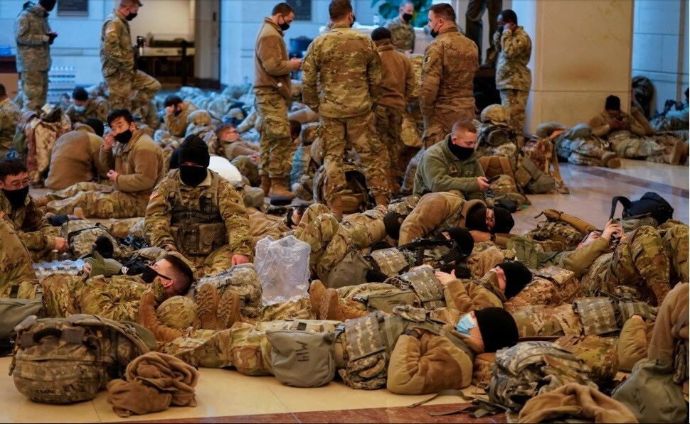 Thủ đô Washington, DC của Hoa Kỳ đang trong tình trạng cảnh giác cao độ sau vụ náo loạn ở Điện Capitol và chỉ còn một tuần nữa là nhiệm kỳ của ông Donald Trump sẽ kết thúc.