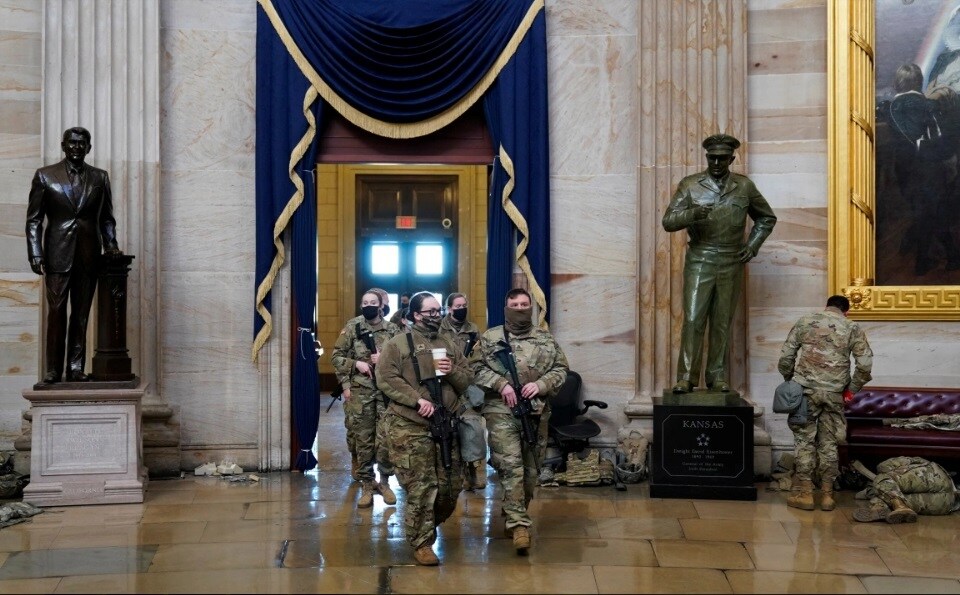 Lực lượng Vệ binh Quốc gia đã được phép gửi tới 15.000 quân đến Washington, và khách du lịch đã bị cấm đến thăm Đài tưởng niệm Washington cho đến ngày 24 tháng 1.