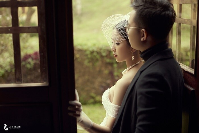 Bộ ảnh cưới mang phong cách cổ điển sang trọng, Thúy An hóa thân thành cô nàng quý phái