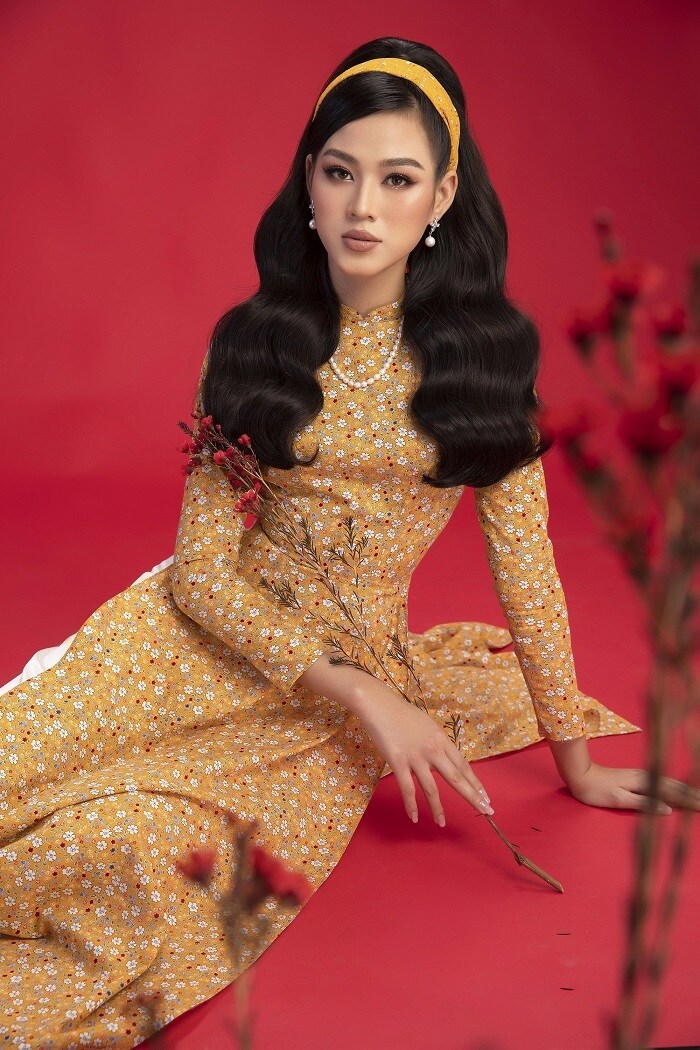 Dịp Tết đến xu&acirc;n về, người đẹp bắt nhịp kh&ocirc;ng kh&iacute; xu&acirc;n với bộ ảnh &aacute;o d&agrave;i theo những phong c&aacute;ch kh&aacute;c nhau
