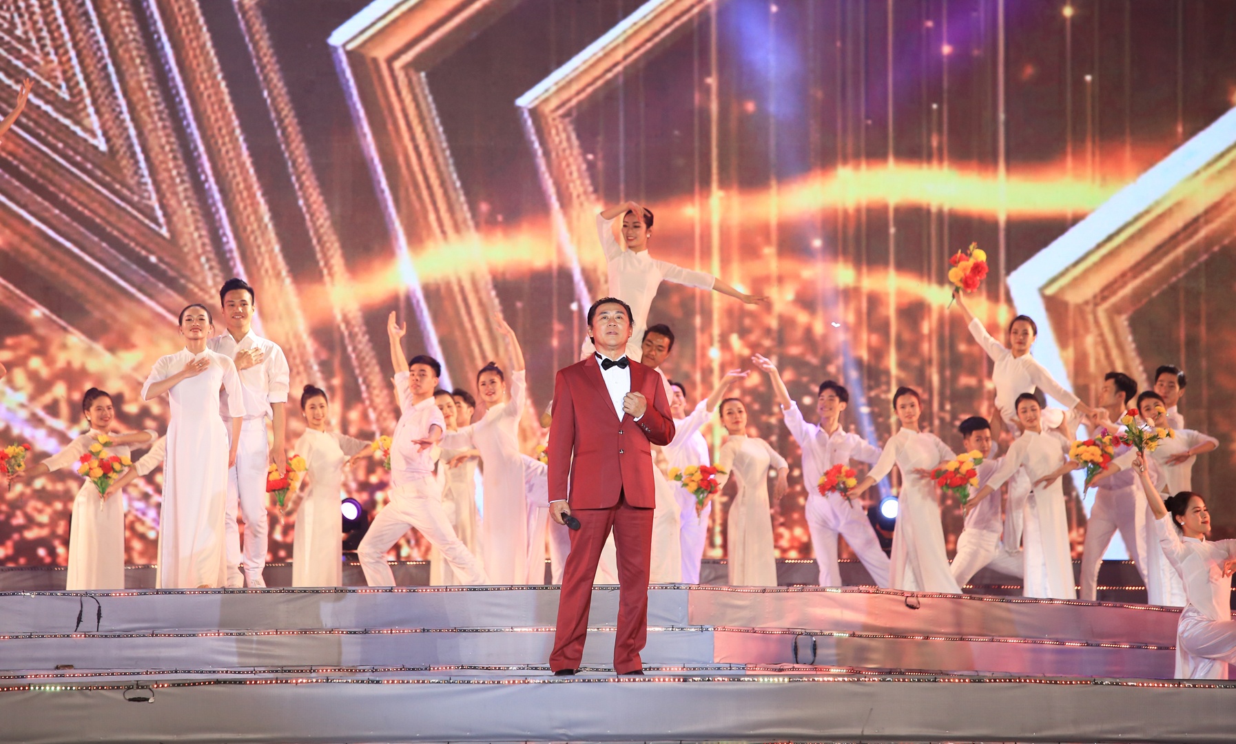 NSND Tạ Minh T&acirc;m trong tiết mục "Ca ngợi Hồ Chủ Tich"