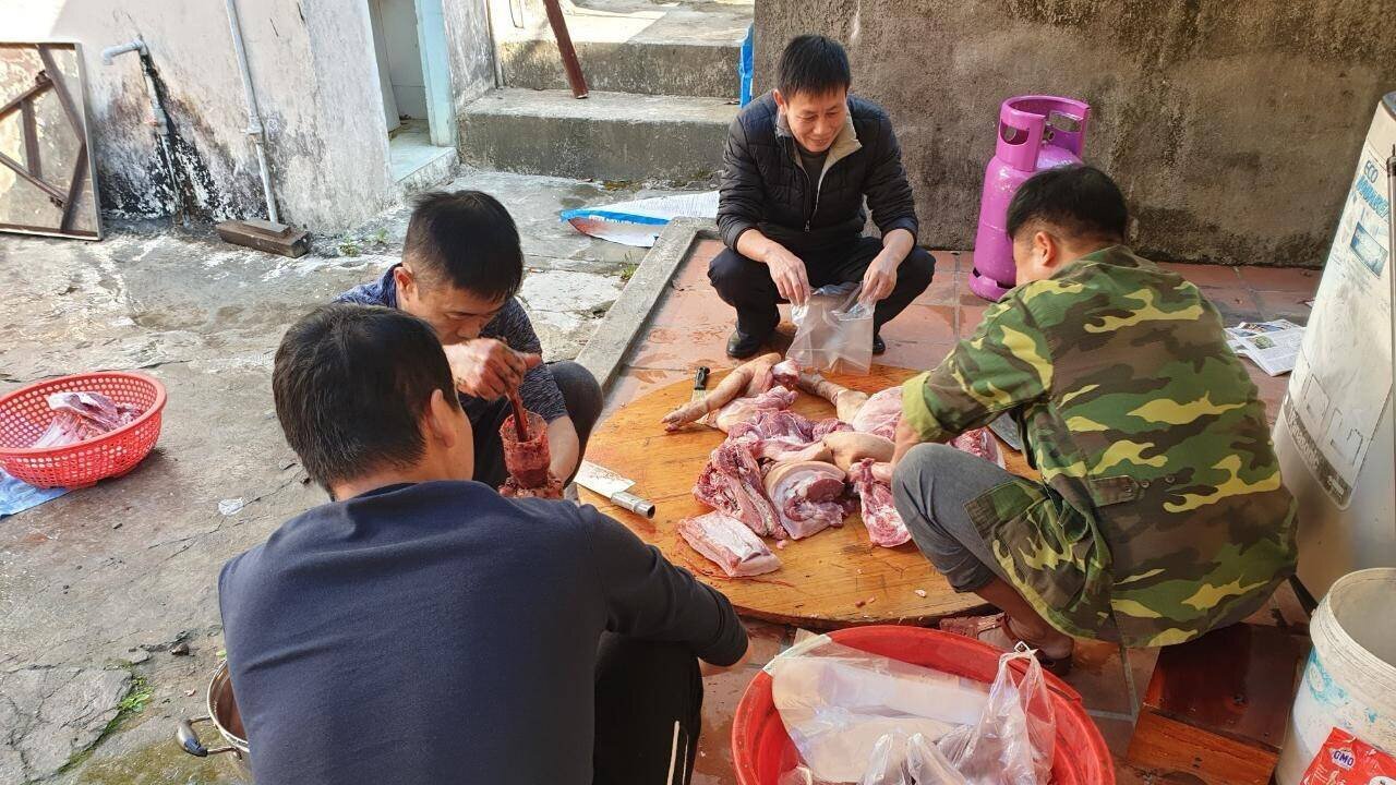 Thực phẩm Tết được Đồn Bi&ecirc;n ph&ograve;ng Thanh L&acirc;n chuẩn bị đầy đủ.