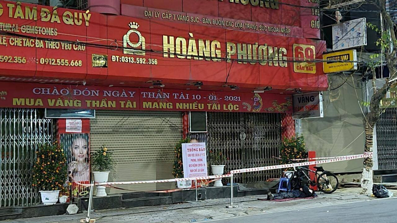 Những nơi c&aacute;c ca bệnh nhiễm Covid-19 đi qua, lui đến đều đống cửa, bảo vệ chặt chẽ, tr&aacute;nh mọi nguy cơ l&acirc;y nhiễm.