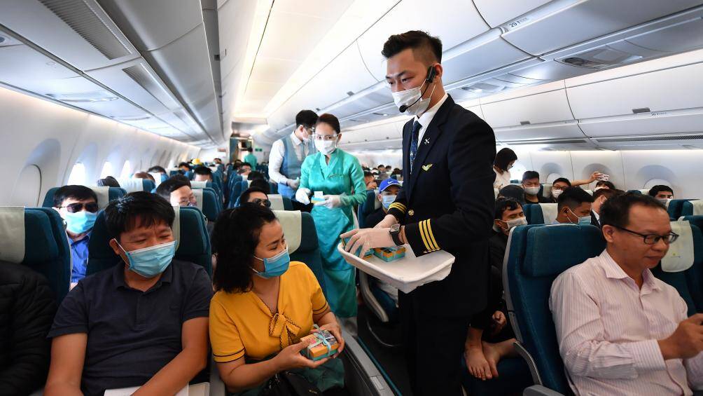 Sự kiện tặng qu&agrave; cho h&agrave;nh kh&aacute;ch nh&acirc;n dịp 8/3 l&agrave; hoạt động thường ni&ecirc;n nằm trong chiến dịch H&agrave;nh tr&igrave;nh Y&ecirc;u thương (Flights of Love) của Vietnam Airlines. Chiến dịch bao gồm c&aacute;c chương tr&igrave;nh tri &acirc;n h&agrave;nh kh&aacute;ch nh&acirc;n ng&agrave;y lễ đặc biệt như Tết Nguy&ecirc;n đ&aacute;n, Quốc tế Phụ nữ 8/3, Quốc tế Thiếu nhi 1/6, Gi&aacute;ng sinh...