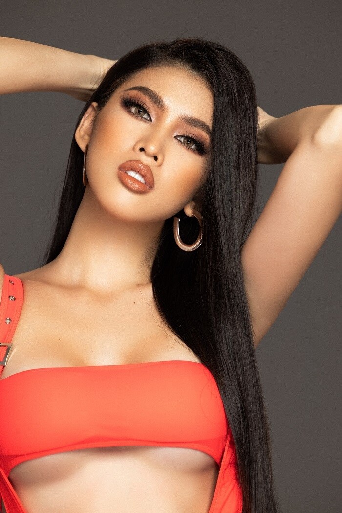 Sở hữu số đo 3 vòng lần lượt là 85-63-92, Ngọc Thảo tự tin khoe nhan sắc gợi cảm