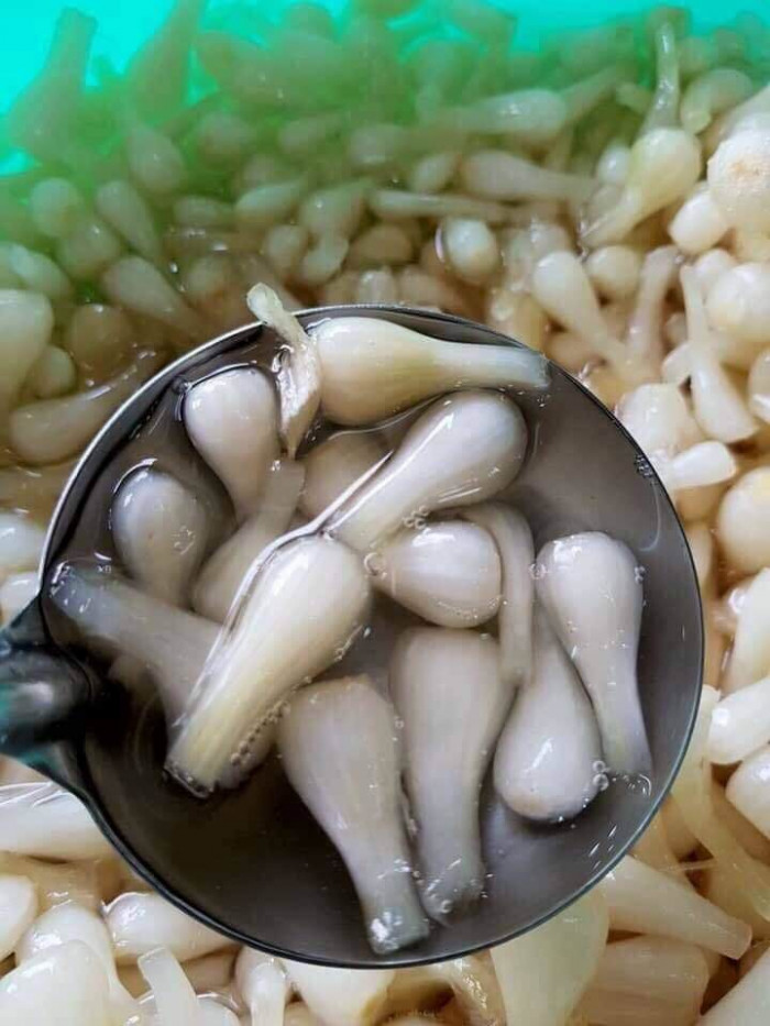 C&aacute;ch muối củ kiệu gi&ograve;n ngon